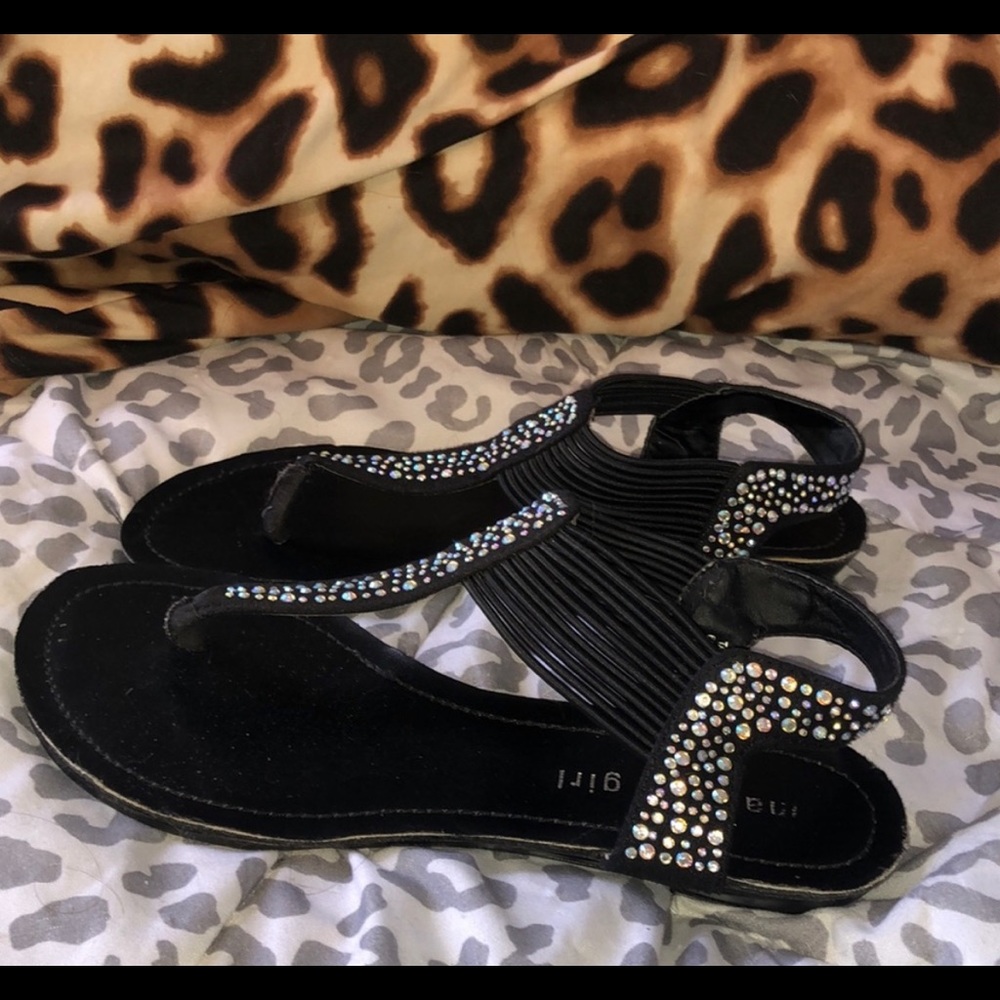 SOLD Women’s sandals size 6